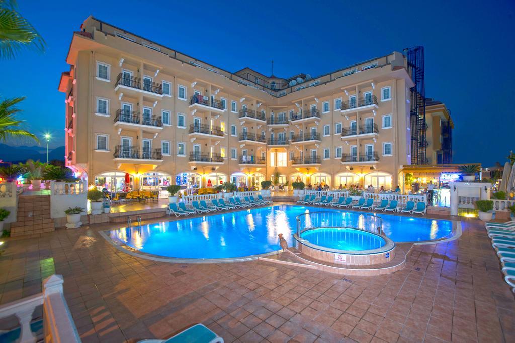 Hotel Sinatra เกเมร์ ภายนอก รูปภาพ