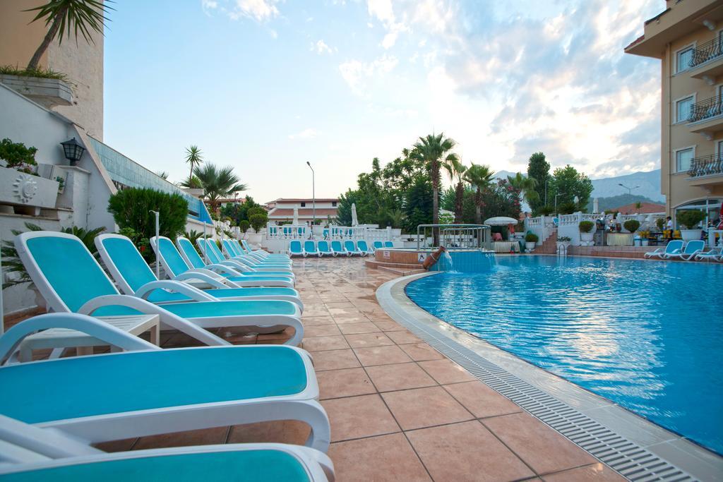 Hotel Sinatra เกเมร์ ภายนอก รูปภาพ