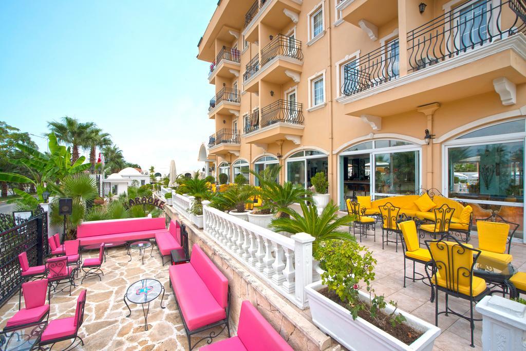 Hotel Sinatra เกเมร์ ภายนอก รูปภาพ