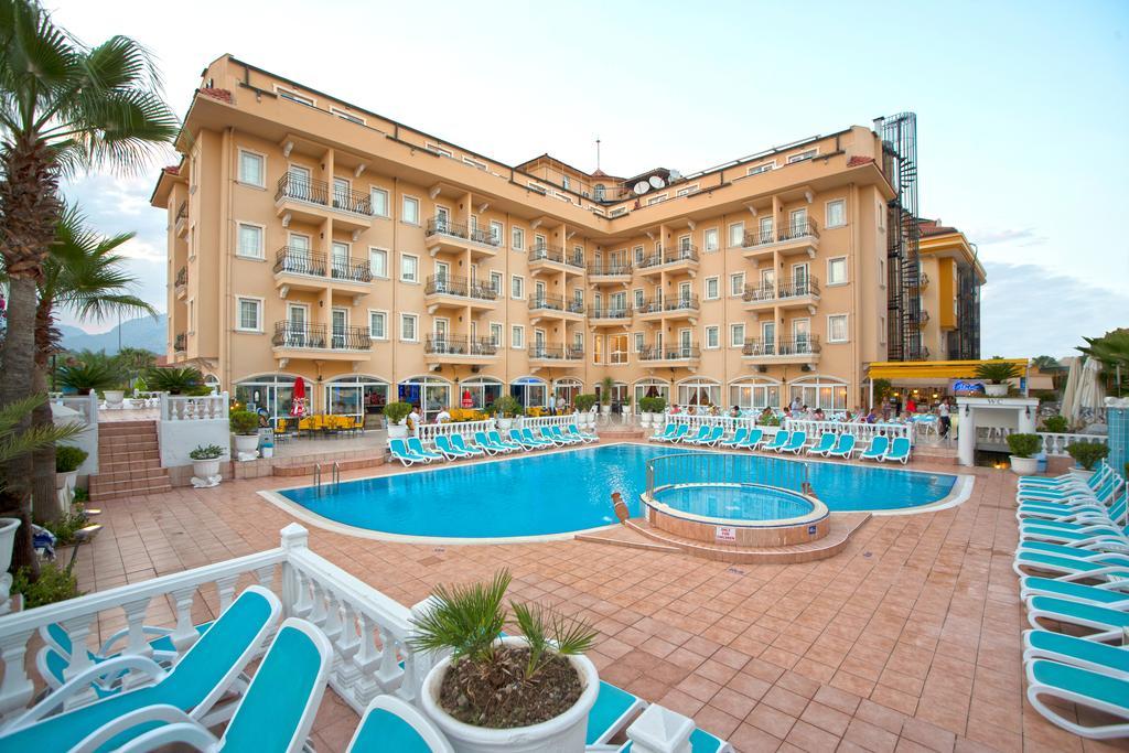 Hotel Sinatra เกเมร์ ภายนอก รูปภาพ