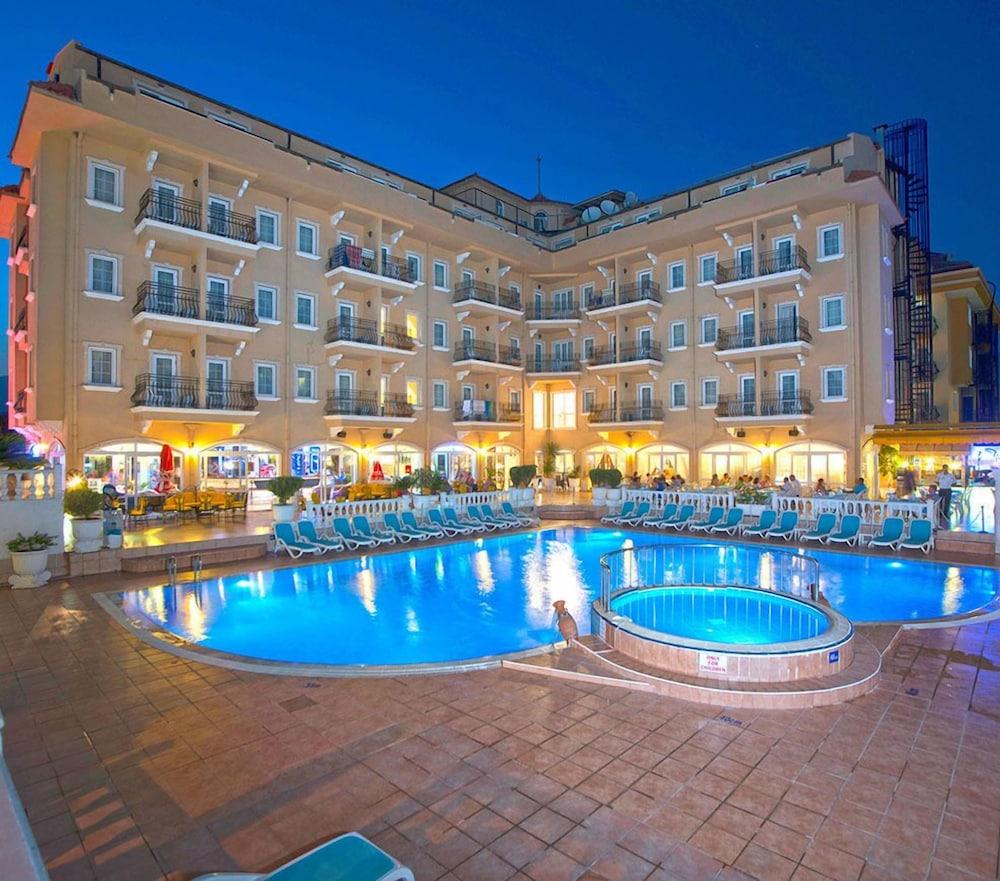 Hotel Sinatra เกเมร์ ภายนอก รูปภาพ