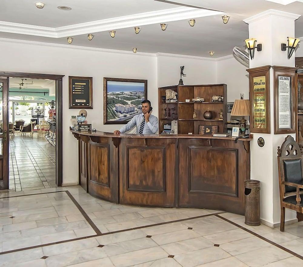 Hotel Sinatra เกเมร์ ภายนอก รูปภาพ