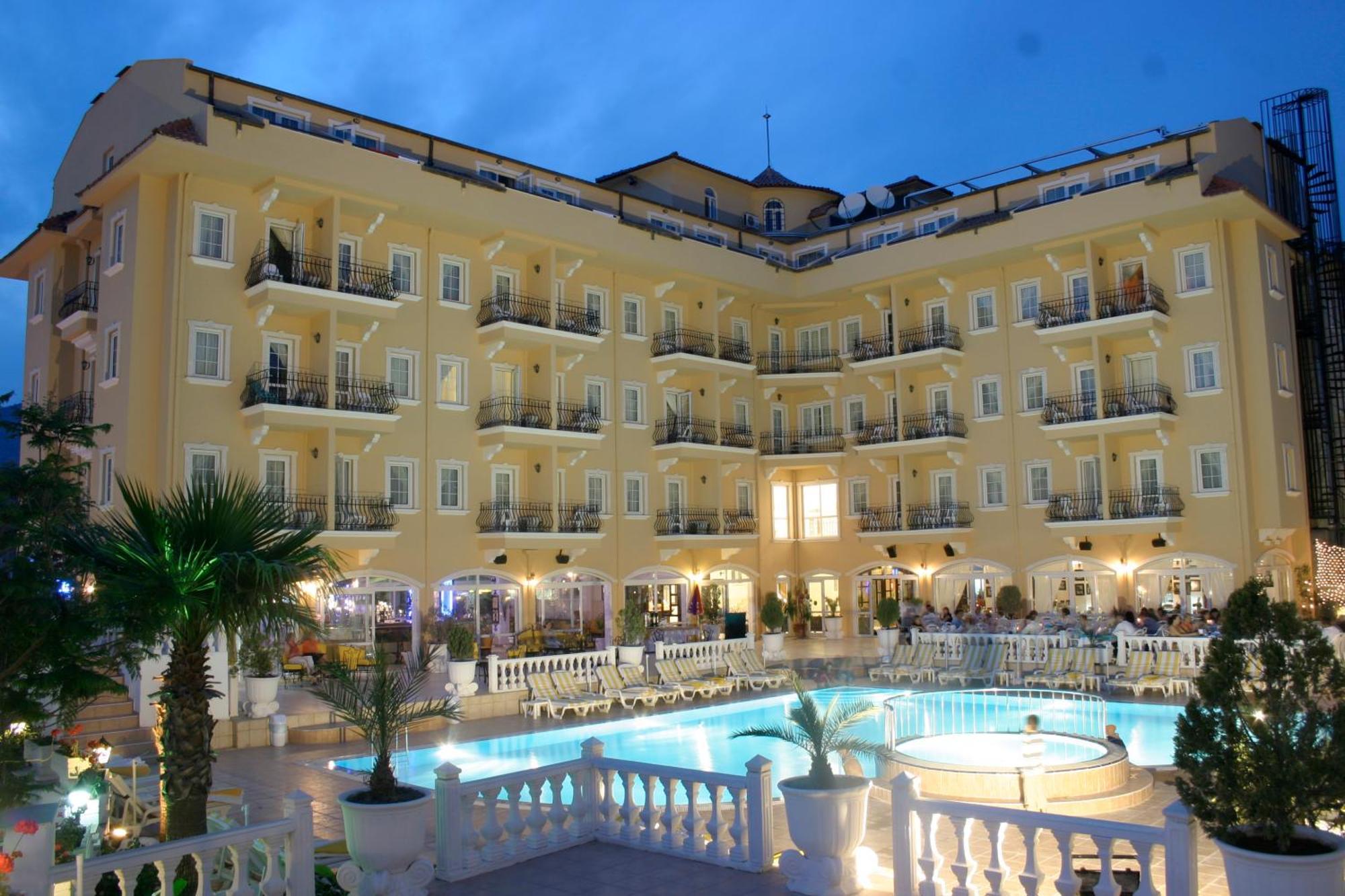 Hotel Sinatra เกเมร์ ภายนอก รูปภาพ