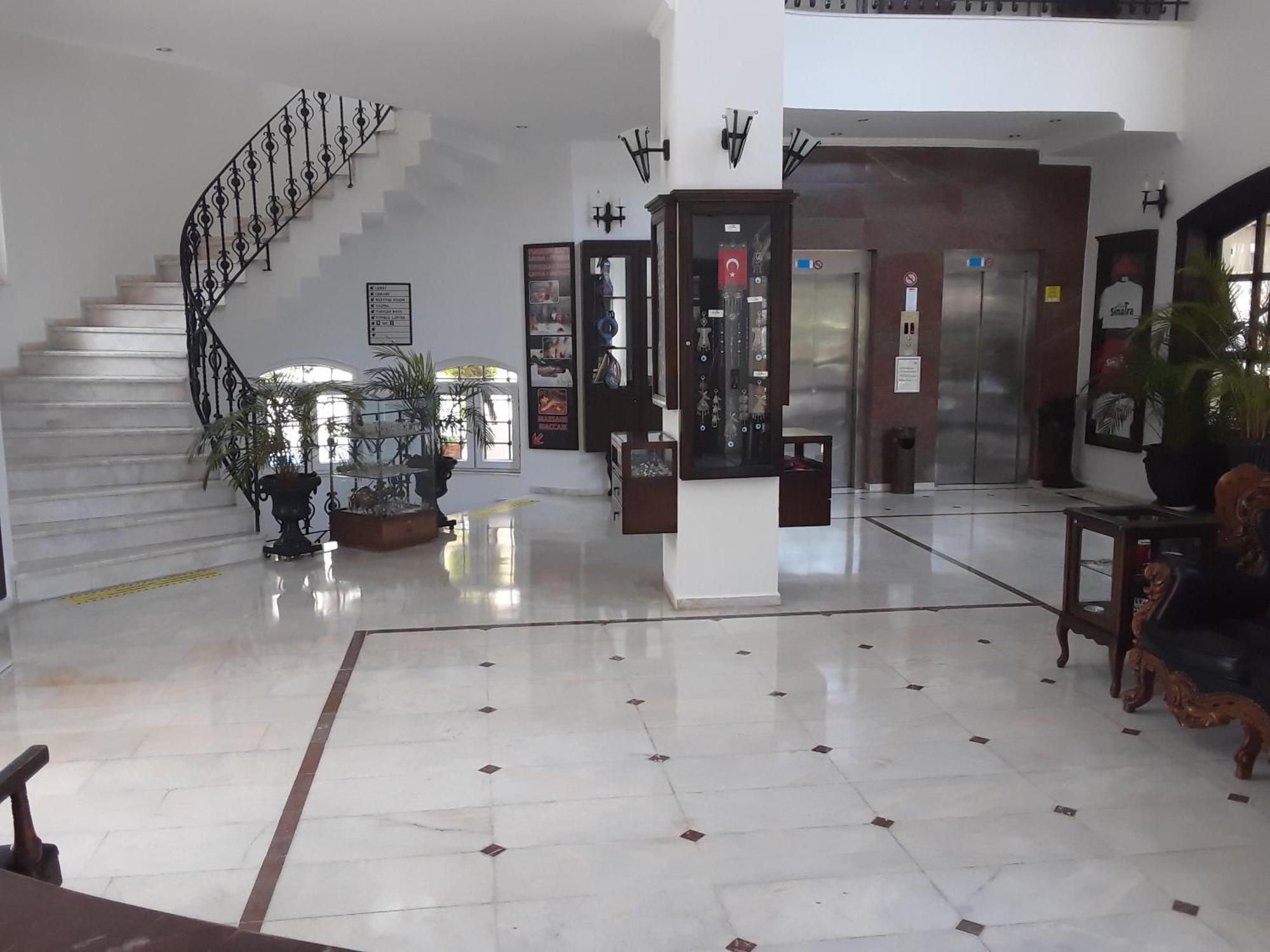 Hotel Sinatra เกเมร์ ภายนอก รูปภาพ