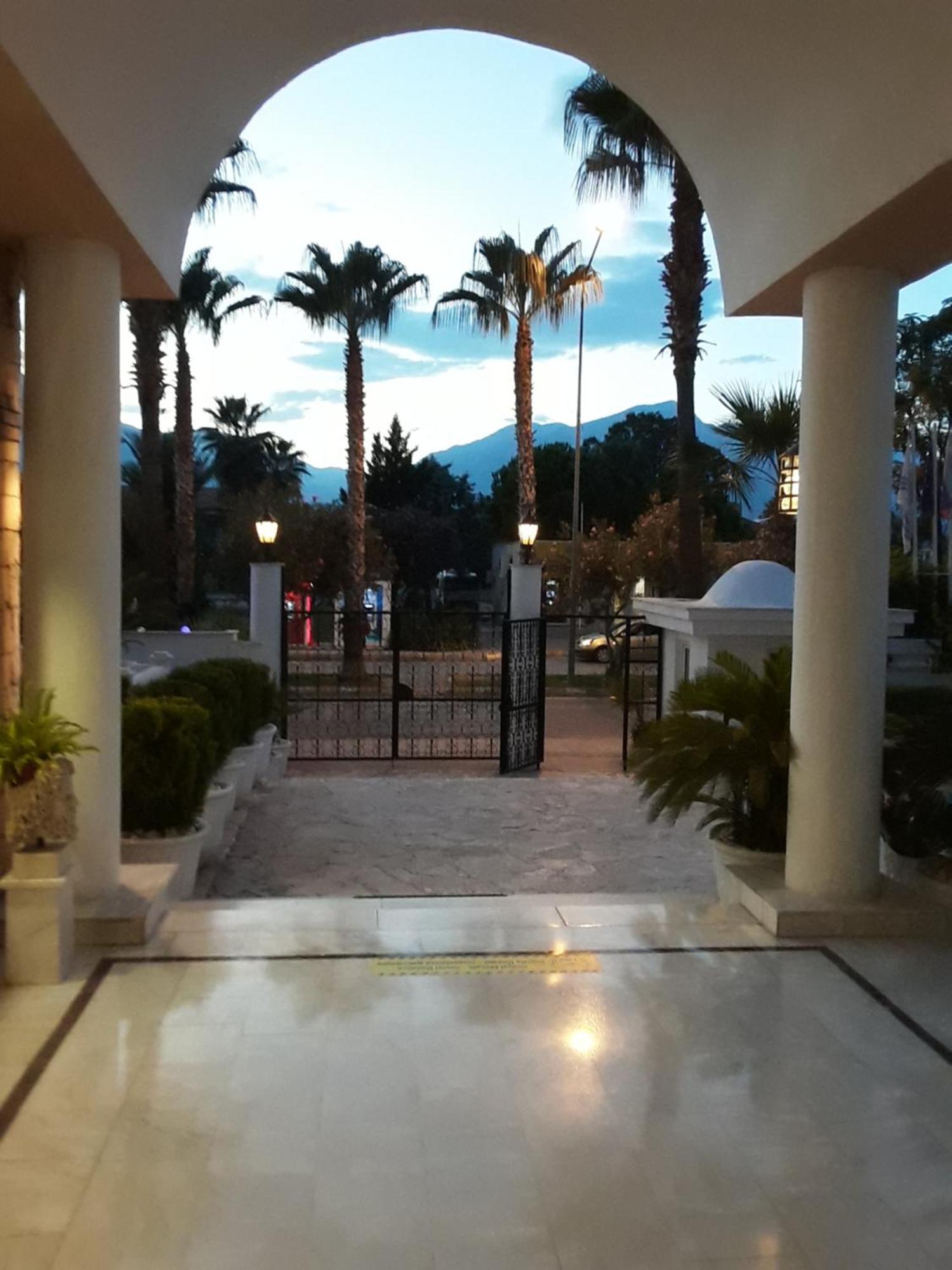 Hotel Sinatra เกเมร์ ภายนอก รูปภาพ